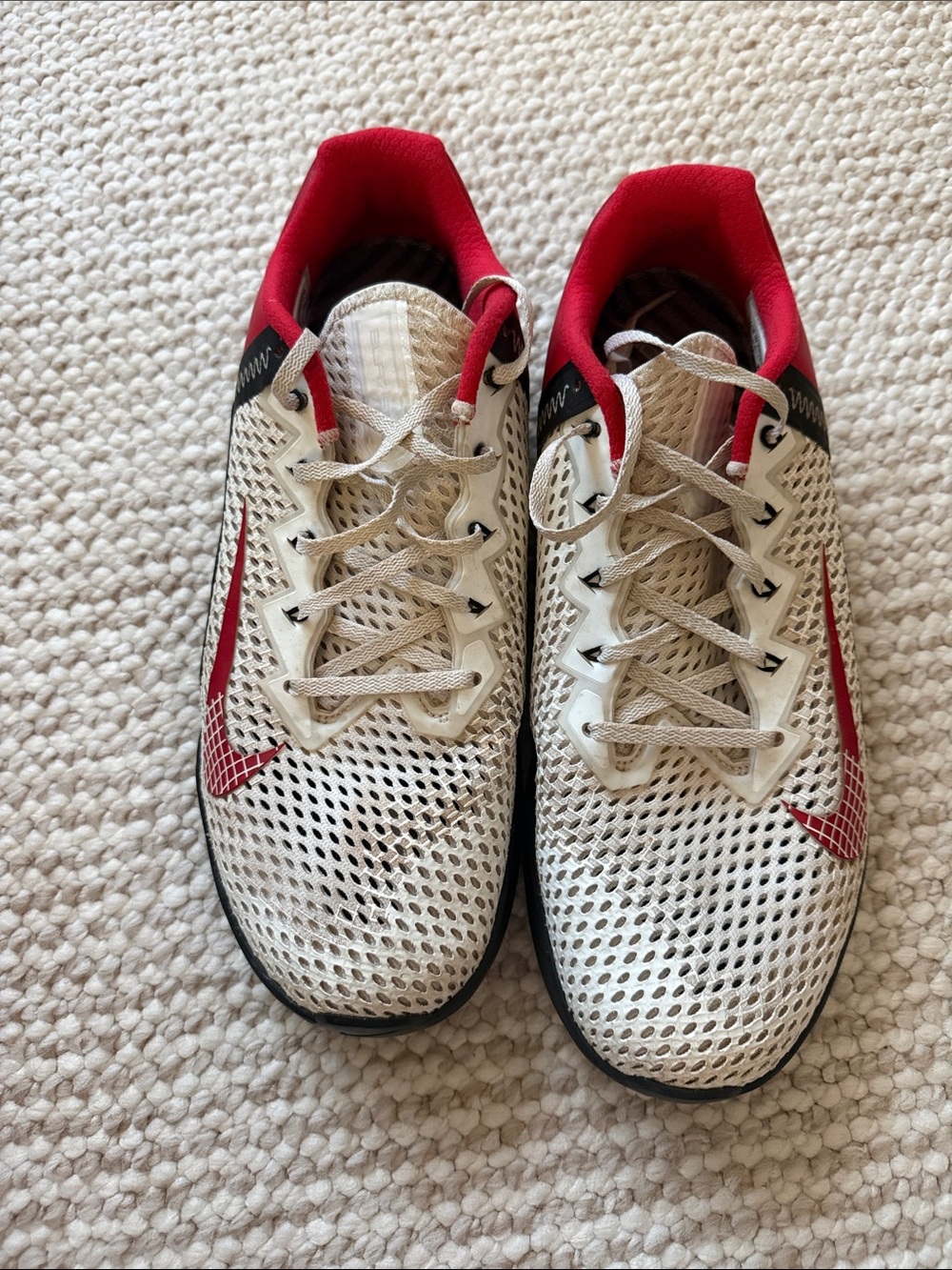 Men's Athletic Mesh Sneakers - White and Red